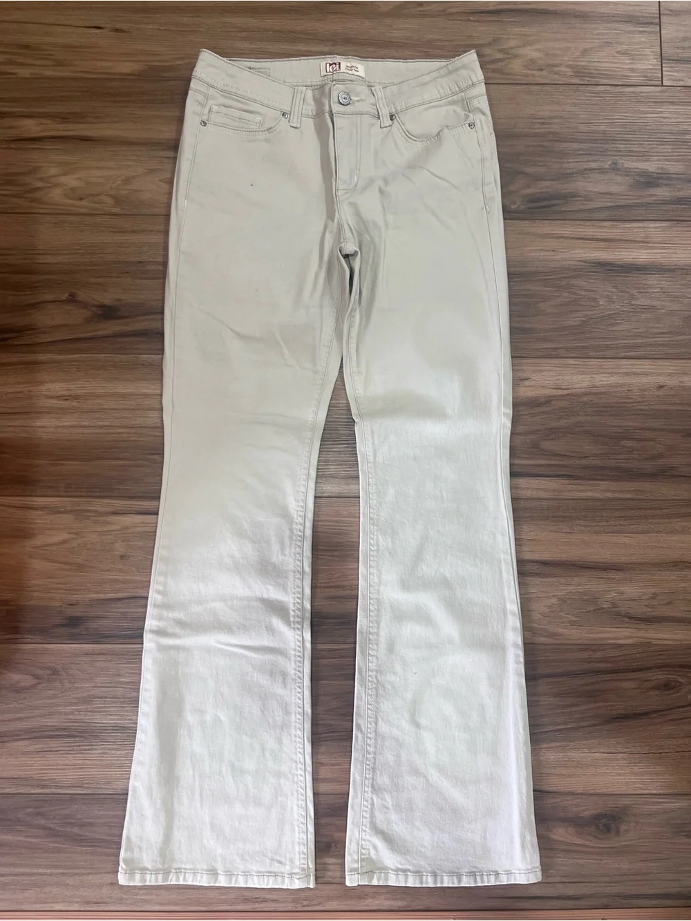 lei Cream Flare Jeans